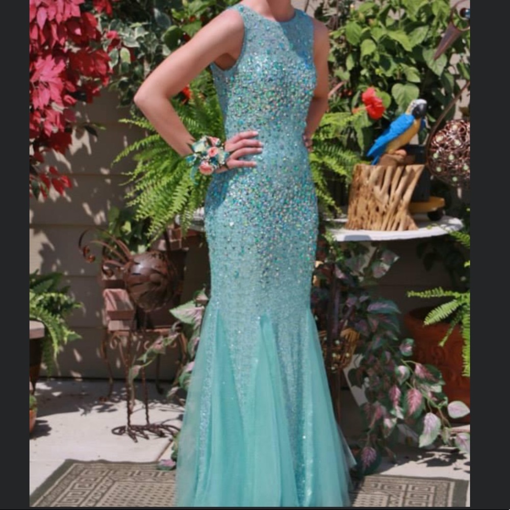 Sz 4 Turquoise Prom Dress